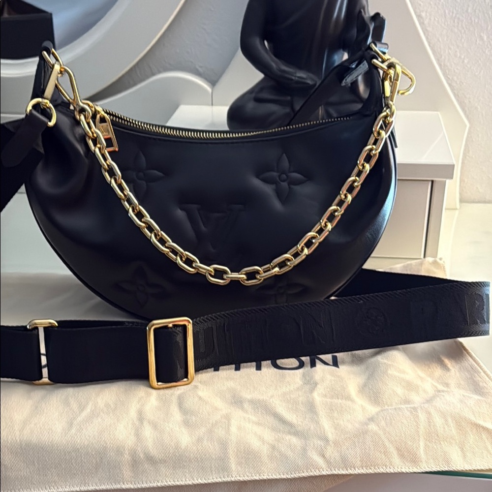♥️Louis Vuitton Bubblegram Calfskin Over the Moon Crossbody♥️